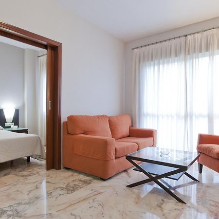 Apartamentos Vertice Bib Rambla Севілья Екстер'єр фото