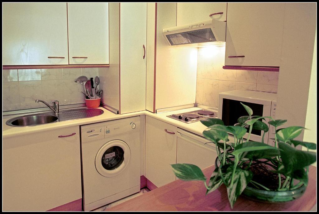 Apartamentos Vertice Bib Rambla Севілья Екстер'єр фото