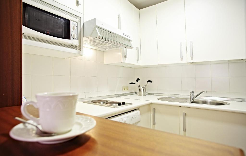 Apartamentos Vertice Bib Rambla Севілья Номер фото