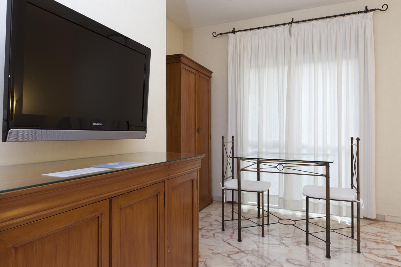 Apartamentos Vertice Bib Rambla Севілья Екстер'єр фото