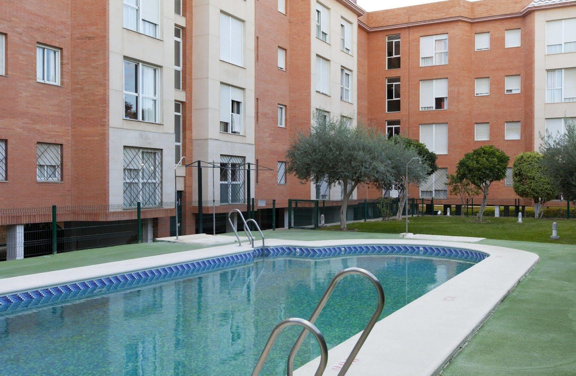 Apartamentos Vertice Bib Rambla Севілья Екстер'єр фото
