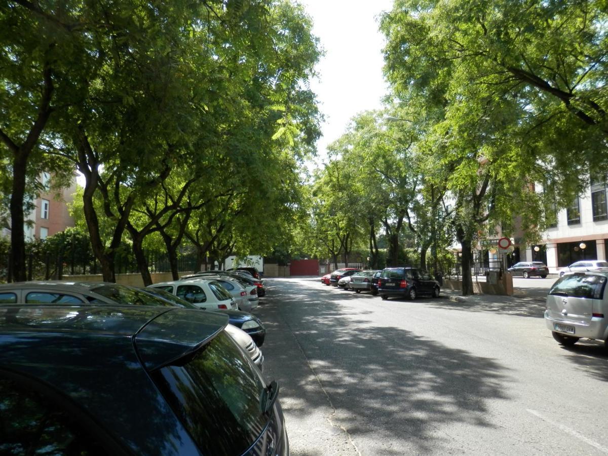 Apartamentos Vertice Bib Rambla Севілья Екстер'єр фото